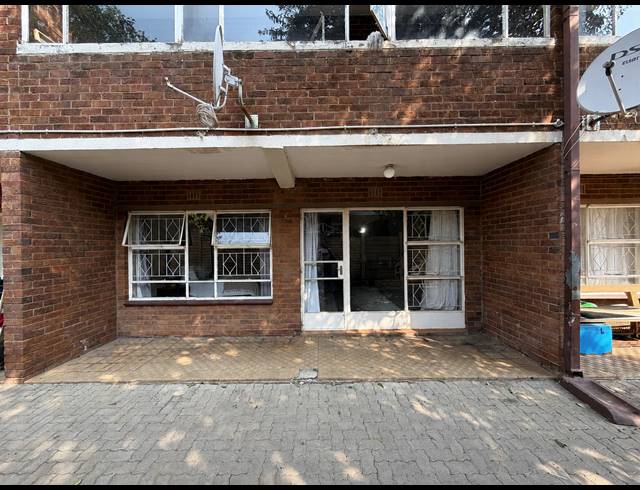 1 BEDROOM APARTMENT FOR SALE IN WINDSOR EAST
